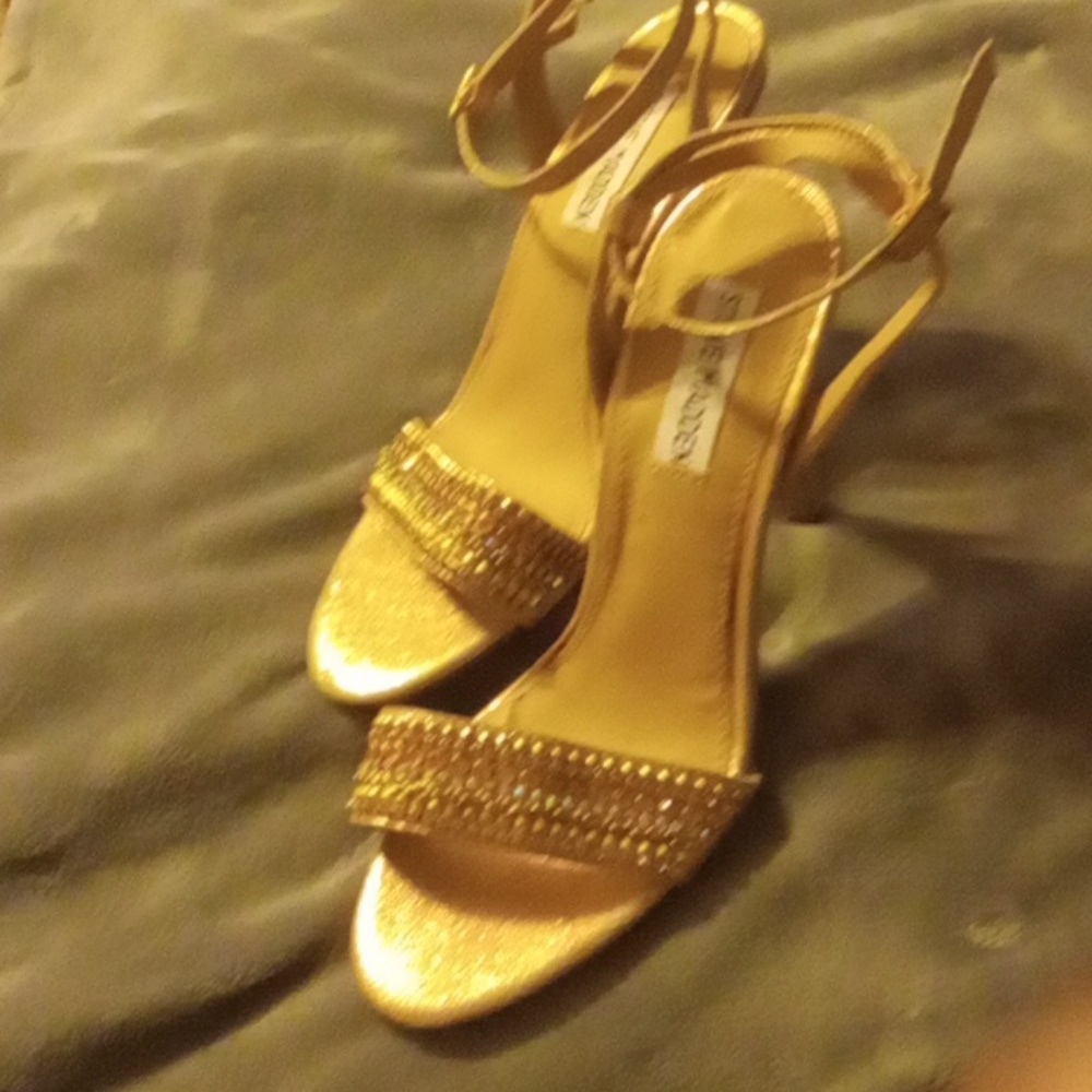 Steve Madden women's rhinestone heels never worn